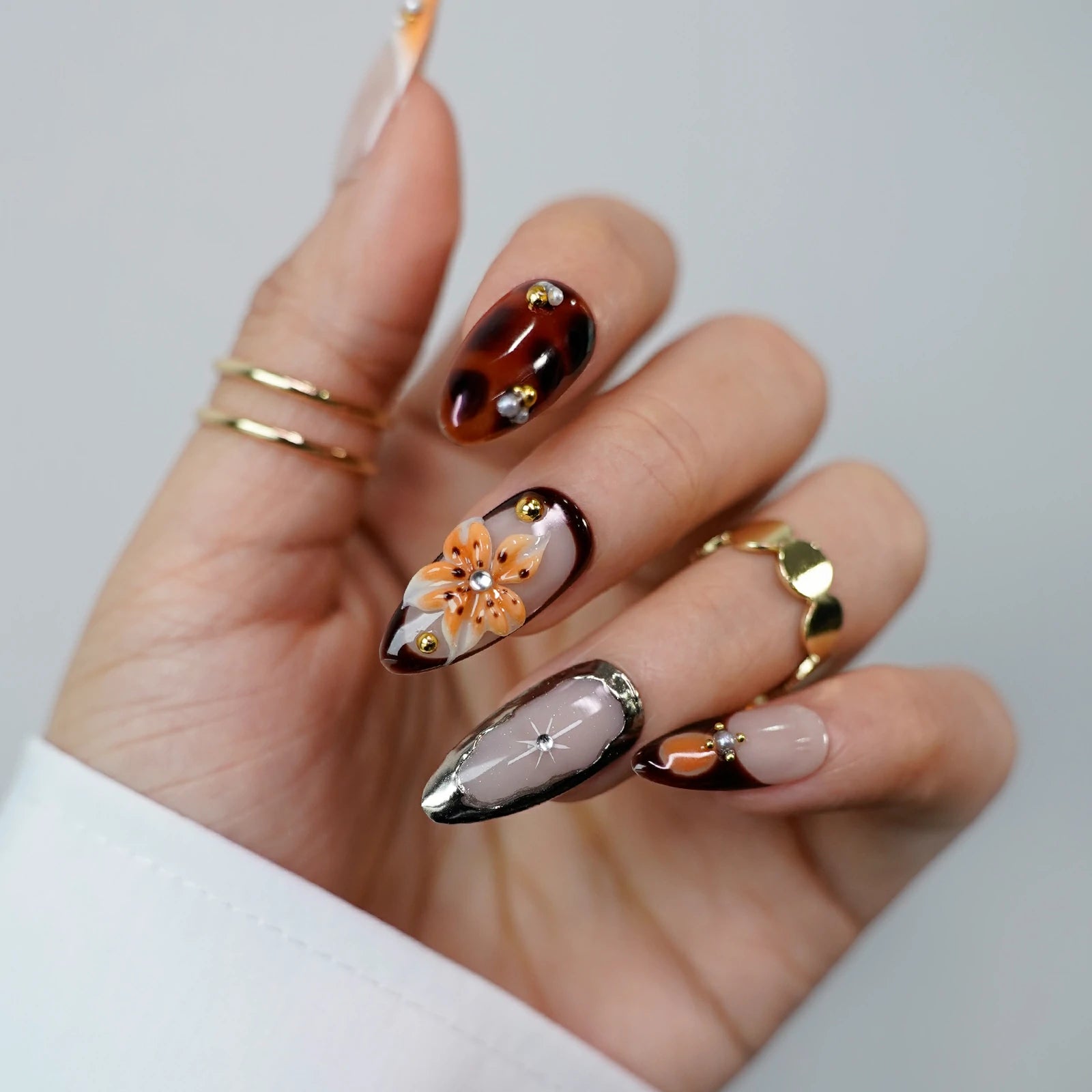 Siva Nail, Savannah, Leopard Pearl Almond Press on Nails