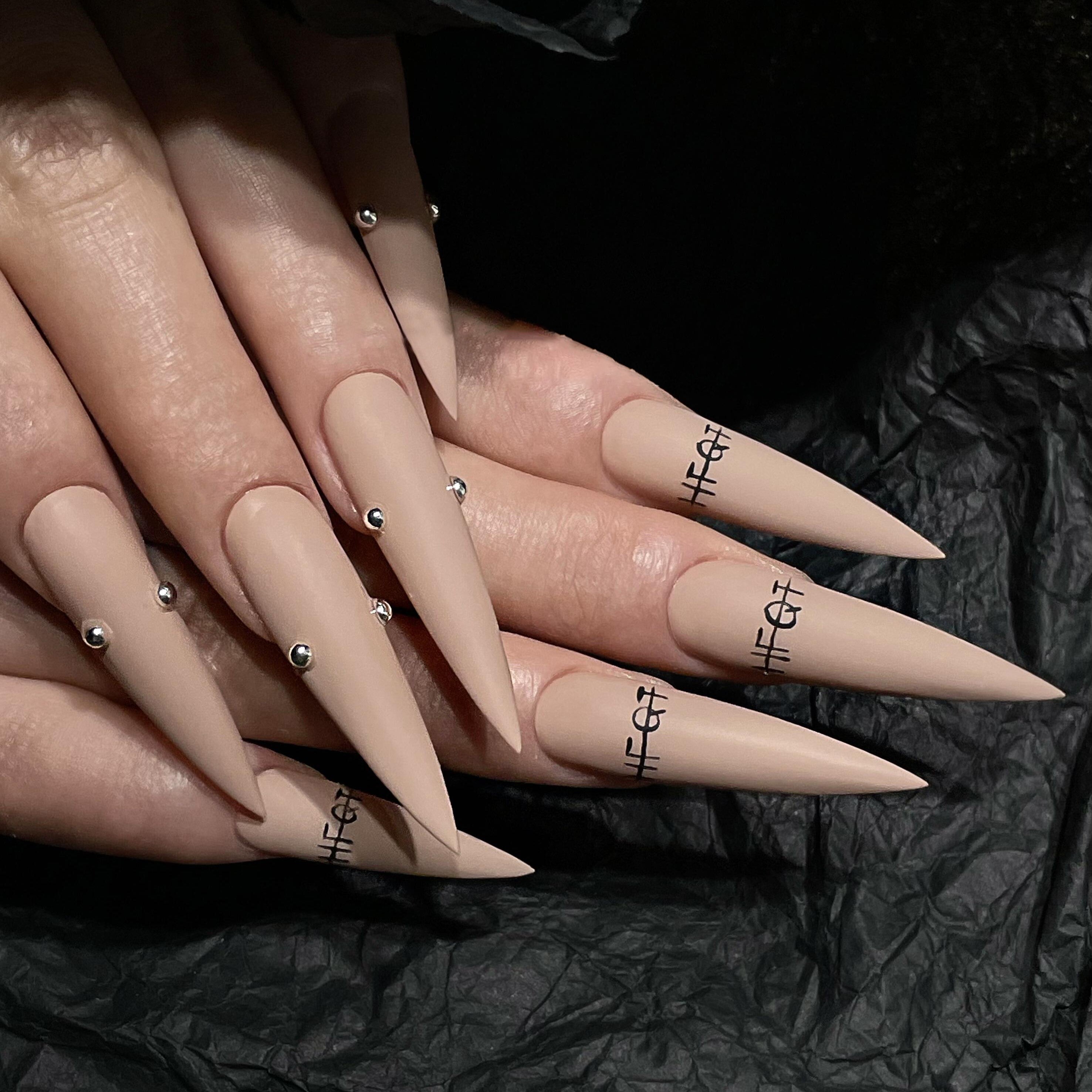 Siva Nail, Urban Minimalism, Sleek Artistry, Handmade Press on Nails