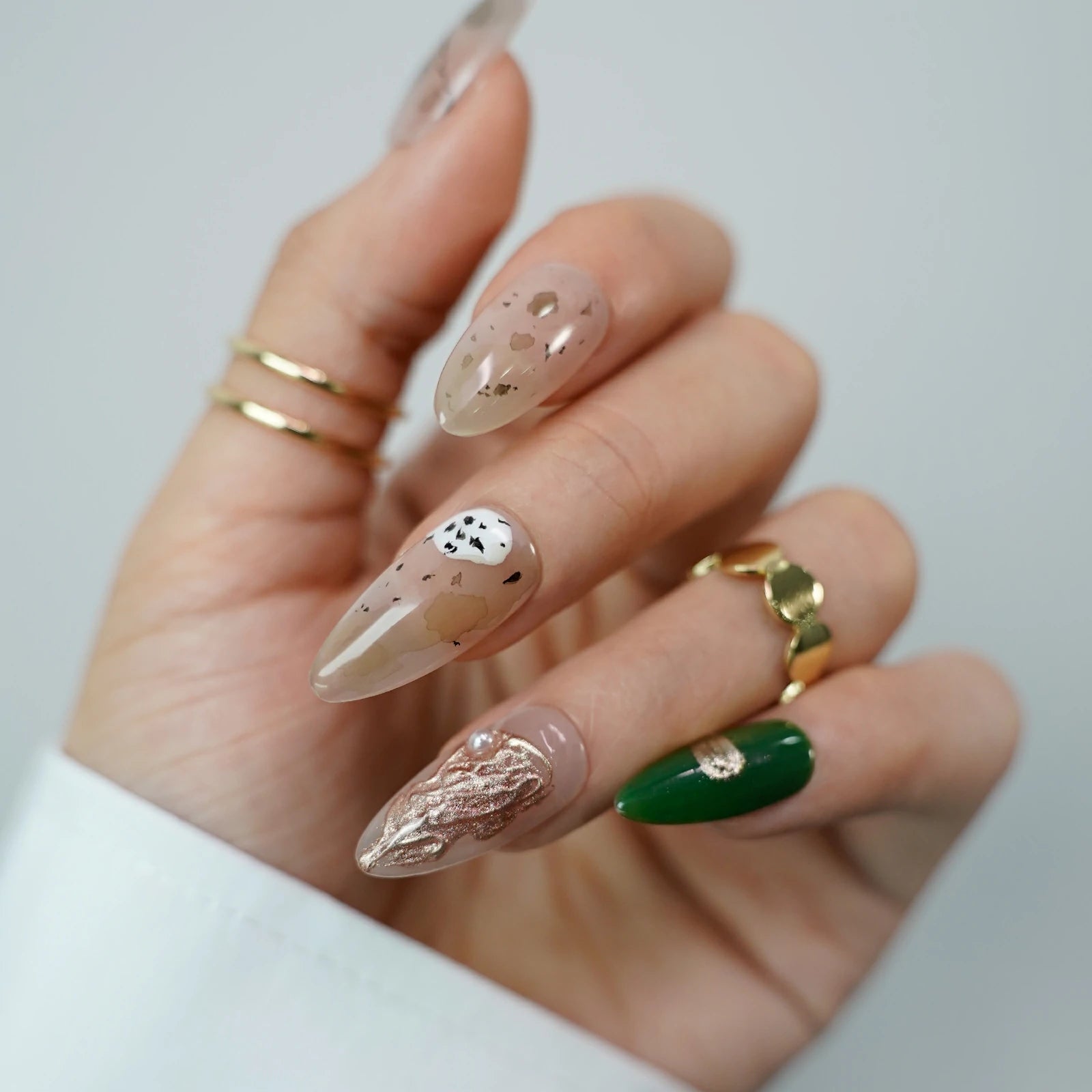 Siva Nail, Ophelia, Emerald-Gold Art Press on Nails