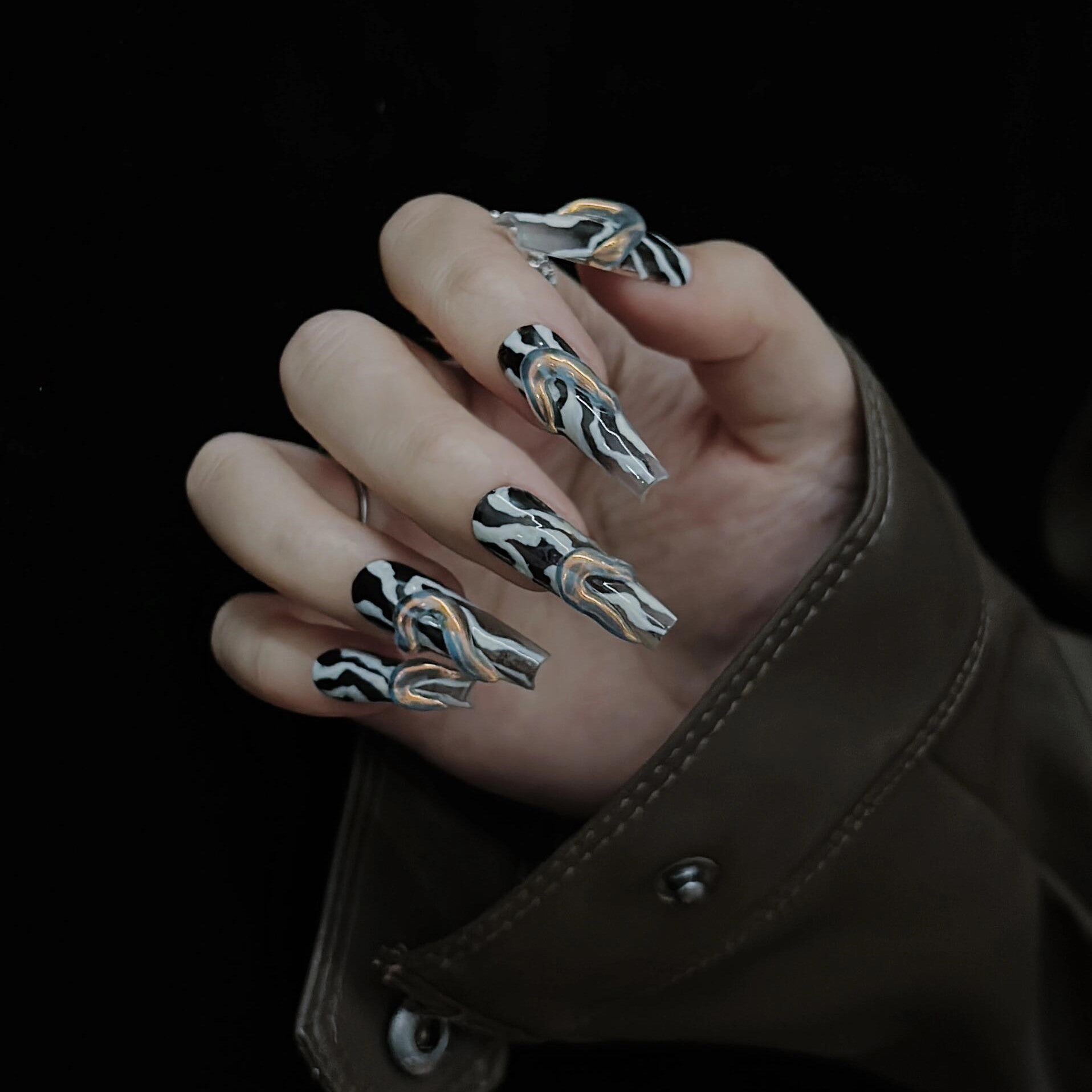 Siva Nail, Wild Glint, Fierce Charm, Handmade Press on Nails