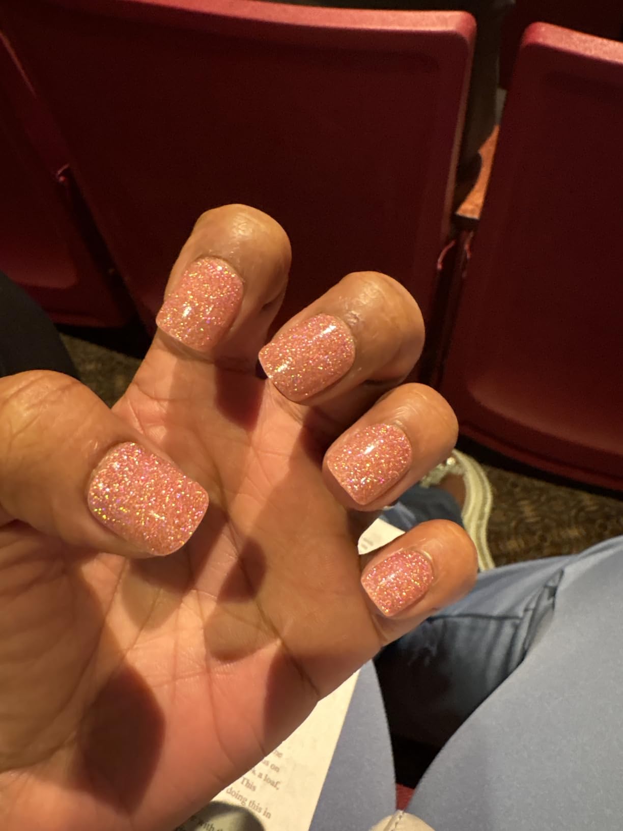 This nail kit was amazing!😘 It lasts really long, I can basically forget I have them on. I love the nail adhesive stickers (so much better than glue!) and there are so much options💅! Although I do wish it came with red. Plan on buying these again but in the almond shape.