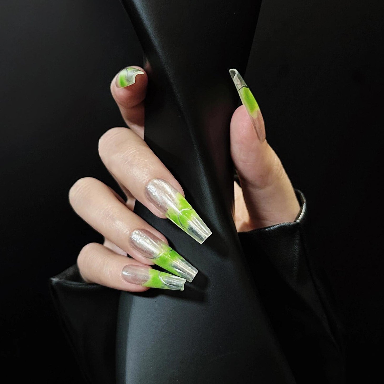 Siva Nail, Leafline Touch, Minimalist Accent, Handmade Press on Nails