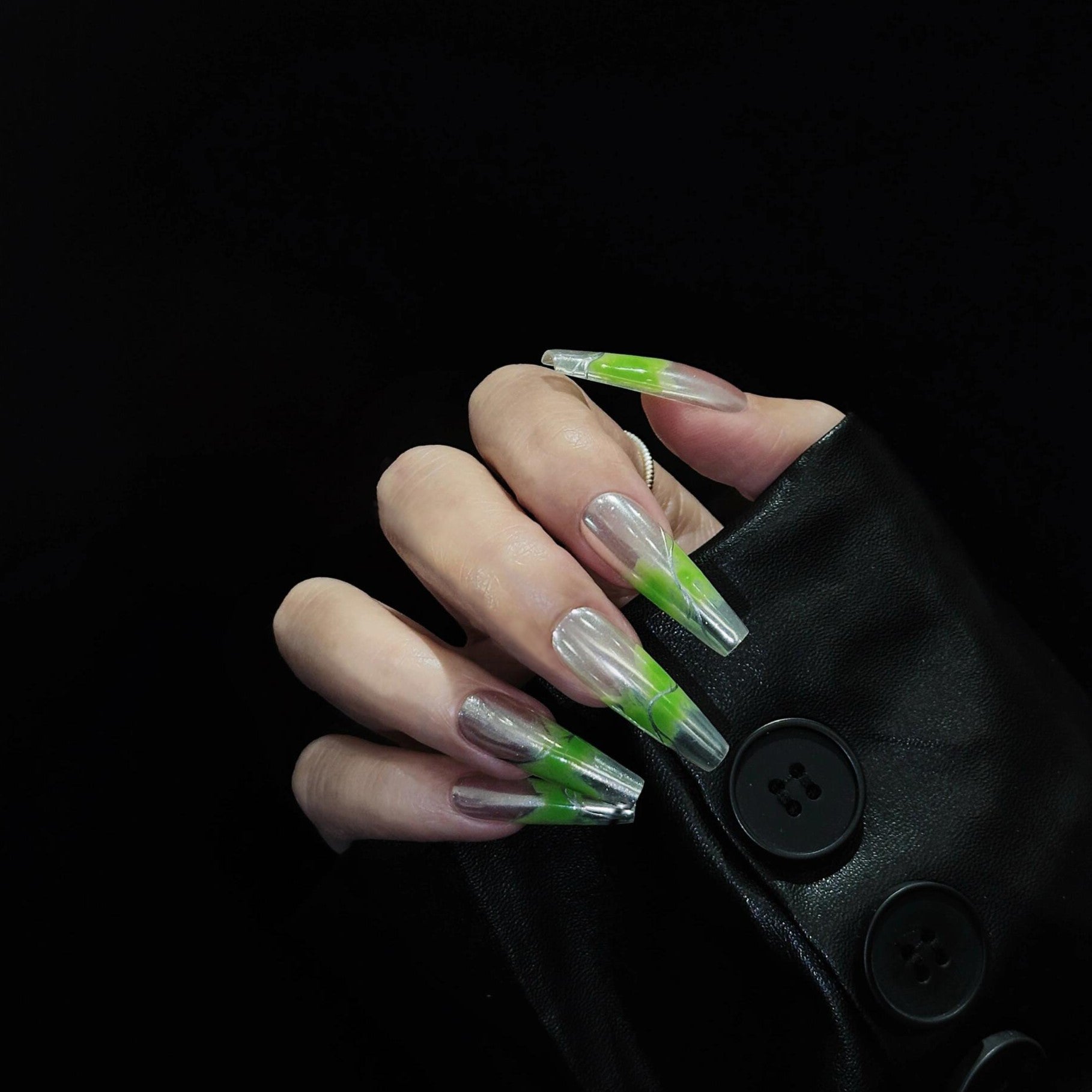 Siva Nail, Leafline Touch, Minimalist Accent, Handmade Press on Nails