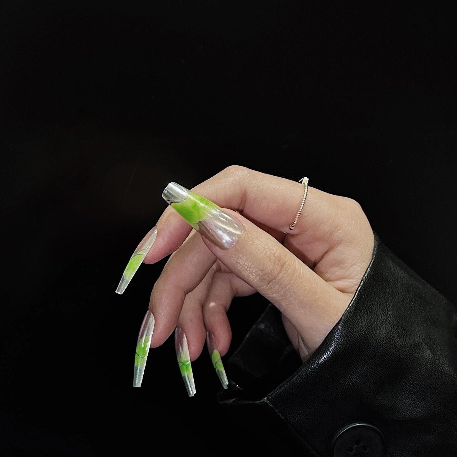 Siva Nail, Leafline Touch, Minimalist Accent, Handmade Press on Nails